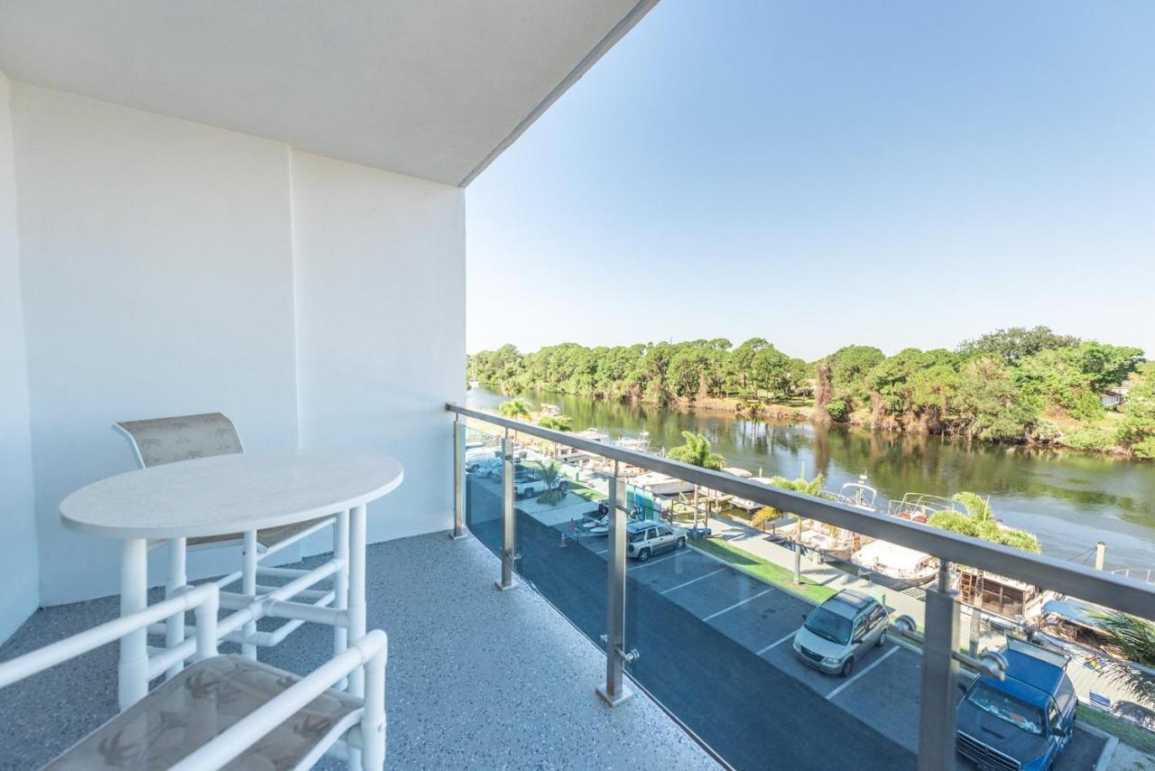 Cape Crossing Resort & Marina Merritt Island Екстериор снимка